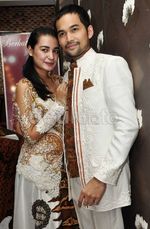Ini Baju Pengantin Shireen Sungkar dan Teuku Wisnu