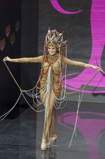 Parade Kostum Nasional Miss Universe 2013 (2)