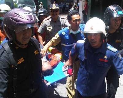 Satu Petugas PMK Diduga Serangan Jantung Saat Padamkan Api