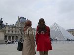 Dari Eiffel ke Louvre, Acha dan Dewi Sandra Cari Jejak Islam di Paris