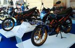 Suzuki Satria Berwarna Emas