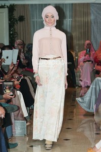 Ria Miranda, Trunk Show 2014 at Ballroom Grand Hotel Mahakam. Jakarta. 31-Oktober-2013. [Foto: Mohammad Abduh/Wolipop]