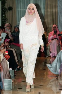 Ria Miranda, Trunk Show 2014 at Ballroom Grand Hotel Mahakam. Jakarta. 31-Oktober-2013. [Foto: Mohammad Abduh/Wolipop]