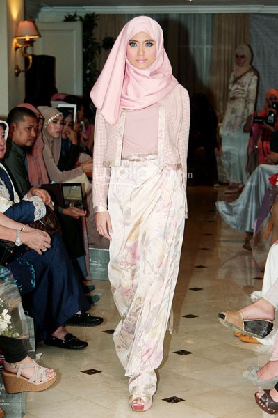 Ria Miranda, Trunk Show 2014 at Ballroom Grand Hotel Mahakam. Jakarta. 31-Oktober-2013. [Foto: Mohammad Abduh/Wolipop]