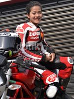 Desti Jatuh Cinta Pada Ducati