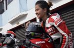 Desti Jatuh Cinta Pada Ducati