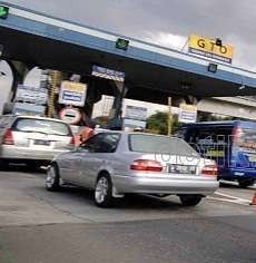 Kecelakaan Beruntun 5 Mobil di Tol Dalam Kota Arah Bandara, Lalin Macet