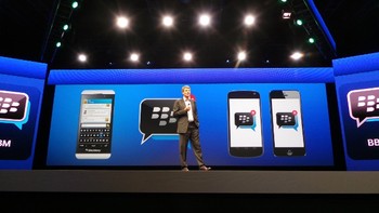 Saking pedenya, Thorsten yang menggantikan duet CEO pendiri BlackBerry, Mike Lazaridis dan Jim Balsillie, saat itu membuat pengumuman yang tak disangka-sangka dan cukup kontroversial, melepas fitur andalan BlackBerry Messenger (BBM) ke iOS dan Android.