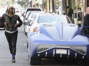 will.i.am Kendarai Mobil Modif Seharga Rp 10 Miliar