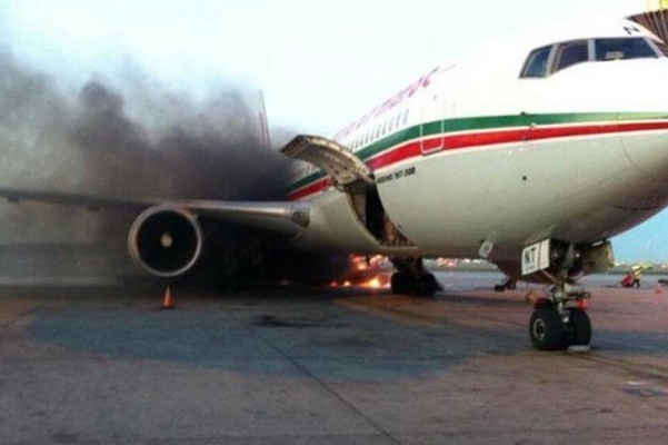 Heboh! Pesawat Terbakar di Bandara Kanada