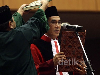 Hamdan Zoelva Resmi Pimpin MK