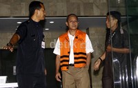 Mantan Kepala Biro Keuangan dan Rumah Tangga Kementerian Pemuda dan Olahraga tersebut  meninggalkan gedung KPK. Lamhot Aritonang/detikFoto.