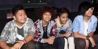 Pada Selasa (5/11/2013), keempat personel Coboy Junior menjalani proses syuting video klip untuk lagu berjudul 'Pelangi dan Mimpi'. Akew/detikHOT.