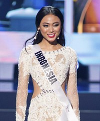 Lewat gaunnya itu, Whulan menjadi salah satu kontestan yang mencuri perhatian. REUTERS/Darren Decker/Miss Universe Organization L.P., LLLP/Handout via Reuters.