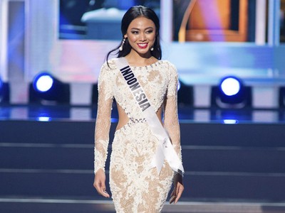 Gaun Malam Whulandary di Miss Universe 2013