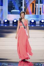 Parade Gaun Malam Kontestan Miss Universe 2013 (3)