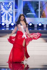 Parade Gaun Malam Kontestan Miss Universe 2013 (2)