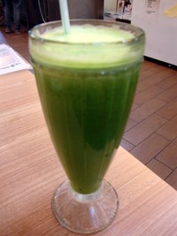 Jus caisim, timun, dan nanas