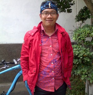 Ridwan Kamil Segera Perwalkan Pakai Iket Setiap Rabu