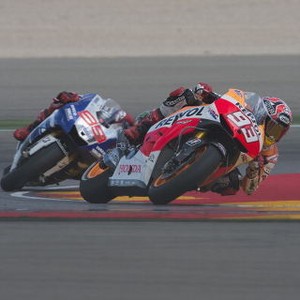Final di Valencia: Marquez atau Lorenzo?