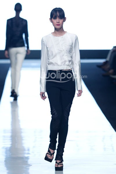 Jakarta, Indonesia - 19 Oktober 2013. Jeffry Tan Prism Summer 2014. Jakarta Fashion Week 2014 at Senayan City. Jakarta. [Foto: Mohammad Abduh/Wolipop]