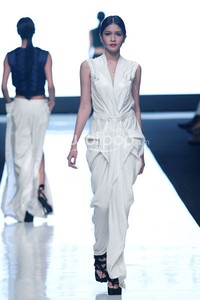 Jakarta, Indonesia - 19 Oktober 2013. Jeffry Tan Prism Summer 2014. Jakarta Fashion Week 2014 at Senayan City. Jakarta. [Foto: Mohammad Abduh/Wolipop]