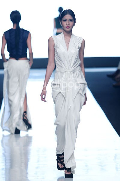 Jakarta, Indonesia - 19 Oktober 2013. Jeffry Tan Prism Summer 2014. Jakarta Fashion Week 2014 at Senayan City. Jakarta. [Foto: Mohammad Abduh/Wolipop]