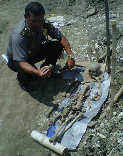 Hih...Ada Kerangka Manusia dalam Pelebaran Sungai Semarang