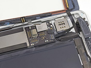 IHS Supplies juga memprediksi margin kotor dari penjualan iPad Air termurah tak lebih dari 45% dari harga jual. (kredit foot: ifixit)