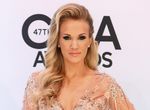 Wow, Cantiknya Carrie Underwood di CMA 2013