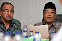 Ketua LPOI KH Said Aqil Siroj menyampaikan pernyataannya.