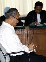 Deddy Jalani Sidang Perdana Kasus Hambalang