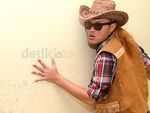 Yiha! Sule dan Anak Kompak Bergaya Cowboy