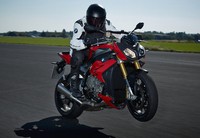 Motor ini merupakan gabungan dari Roadster dengan super sport bike yang begitu emosional dan berkarakter. (Dok BMW)