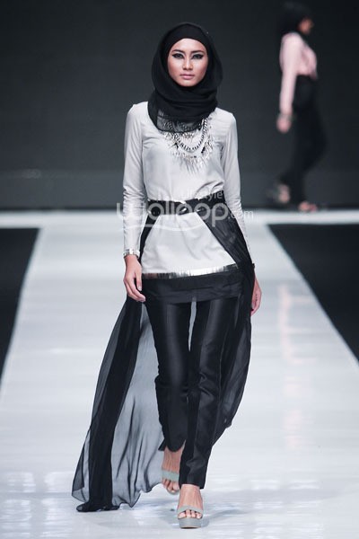 Jakarta, Indonesia - 19 Oktober. Jenahara Eastern Opulence. Jakarta Fashion Week 2014 at Senayan City. 19 Oktober 2013. Jakarta. [Foto: Mohammad Abduh/Wolipop]