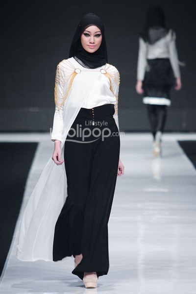 Jakarta, Indonesia - 19 Oktober. Jenahara Eastern Opulence. Jakarta Fashion Week 2014 at Senayan City. 19 Oktober 2013. Jakarta. [Foto: Mohammad Abduh/Wolipop]