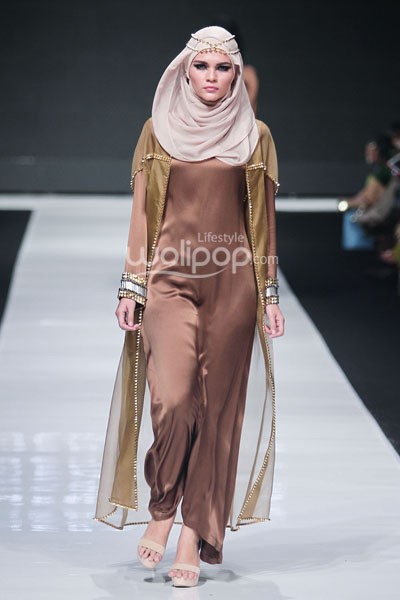 Jakarta, Indonesia - 19 Oktober. Jenahara Eastern Opulence. Jakarta Fashion Week 2014 at Senayan City. 19 Oktober 2013. Jakarta. [Foto: Mohammad Abduh/Wolipop]