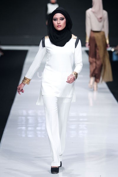 Jakarta, Indonesia - 19 Oktober. Jenahara Eastern Opulence. Jakarta Fashion Week 2014 at Senayan City. 19 Oktober 2013. Jakarta. [Foto: Mohammad Abduh/Wolipop]