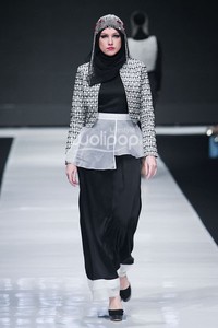 Jakarta, Indonesia - 19 Oktober. Jenahara Eastern Opulence. Jakarta Fashion Week 2014 at Senayan City. 19 Oktober 2013. Jakarta. [Foto: Mohammad Abduh/Wolipop]