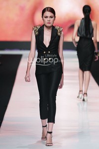 Jakarta, Indonesia - 19 Oktober. Yosafat Dwi Kurniawan National Treasure. Jakarta Fashion Week 2014 at Senayan City. 19 Oktober 2013. Jakarta. [Foto: Mohammad Abduh/Wolipop]