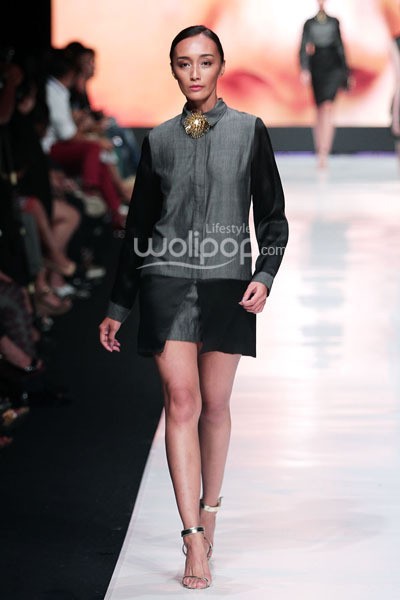 Jakarta, Indonesia - 19 Oktober. Yosafat Dwi Kurniawan National Treasure. Jakarta Fashion Week 2014 at Senayan City. 19 Oktober 2013. Jakarta. [Foto: Mohammad Abduh/Wolipop]