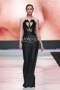 Jakarta, Indonesia - 19 Oktober. Yosafat Dwi Kurniawan National Treasure. Jakarta Fashion Week 2014 at Senayan City. 19 Oktober 2013. Jakarta. [Foto: Mohammad Abduh/Wolipop]