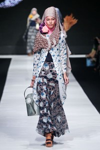 Jakarta, Indonesia - 19 Oktober. NurZahra Folk Solitude. Jakarta Fashion Week 2014 at Senayan City. 19 Oktober 2013. Jakarta. [Foto: Mohammad Abduh/Wolipop]