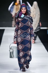 Jakarta, Indonesia - 19 Oktober. NurZahra Folk Solitude. Jakarta Fashion Week 2014 at Senayan City. 19 Oktober 2013. Jakarta. [Foto: Mohammad Abduh/Wolipop]