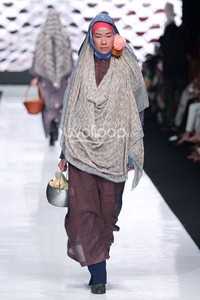 Jakarta, Indonesia - 19 Oktober. NurZahra Folk Solitude. Jakarta Fashion Week 2014 at Senayan City. 19 Oktober 2013. Jakarta. [Foto: Mohammad Abduh/Wolipop]