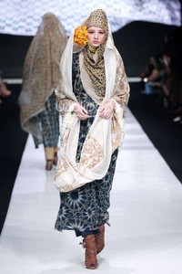 Jakarta, Indonesia - 19 Oktober. NurZahra Folk Solitude. Jakarta Fashion Week 2014 at Senayan City. 19 Oktober 2013. Jakarta. [Foto: Mohammad Abduh/Wolipop]