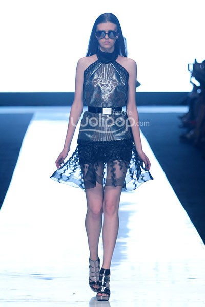 Jakarta, Indonesia - 19 Oktober. Tex Saverio Bringing Indonesia to The World. Jakarta Fashion Week 2014 at Senayan City, 19 Oktober 2013. Jakarta. [Foto: Mohammad Abduh/Wolipop]