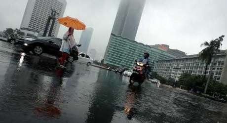 Jalan Protokol Jakarta Kembali Lancar, Jalan Tol Masih Macet