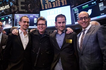 Para petinggi dan pendiri Twitter terlihat sangat puas dengan hasil yang dicapai mereka di lantai bursa. Tampak CEO Twitter Dick Costolo ditemani oleh Evan Williams, Jack Dorsey, dan Biz Stone.     