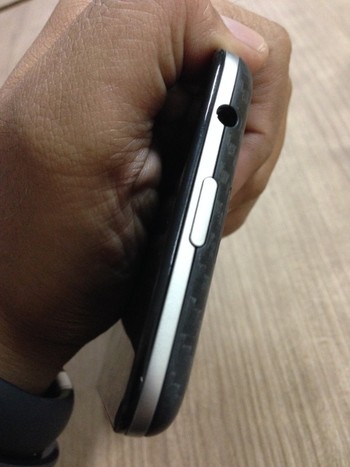 Sebagai perangkat flagship terbaru BlackBerry, phablet ini didesain elegan dengan material premium. Ditambah penggunaan sistem operasi terbaru BlackBerry 10.2, diklaim menawarkan kinerja lebih baik lewat sejumlah fitur tambahan.